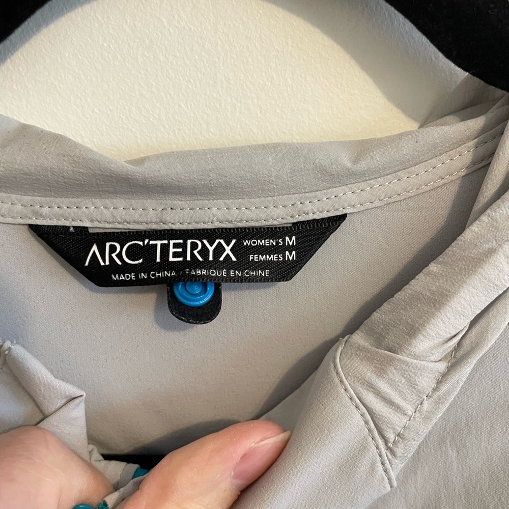 ARC’TERYX- Psiphon SL Pullover. Woman’s size medium - Picture 3 of 3
